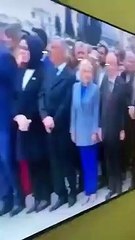 CHP’den büyük terbiyesizlik! Depremzedelerin haberini yapan gazeteciye el hareketi çekti