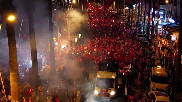 Marmaris'te binlerce kişi 19 Mayıs coşkusuna katıldı