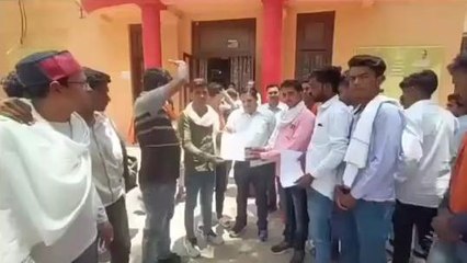 मैहर: ओवर लोड के खिलाफ सैकड़ो युवाओं ने दिया अनुरोध पत्र