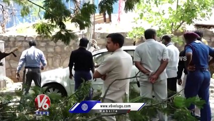 Huge Tree Falls On Road At Film Nagar Leads To Traffic Jam _ Hyderabad _ V6 News