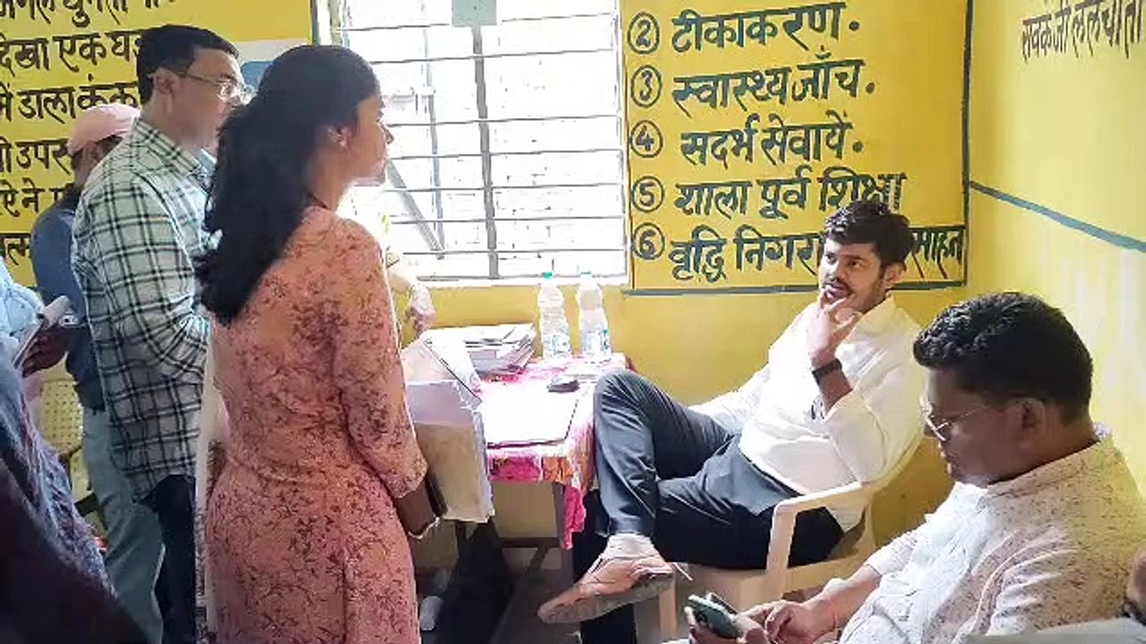 कलेक्टर विस्थापित ग्रामों के समस्याओं से हुए रूबरू और निराकरण के दिए निर्देश
