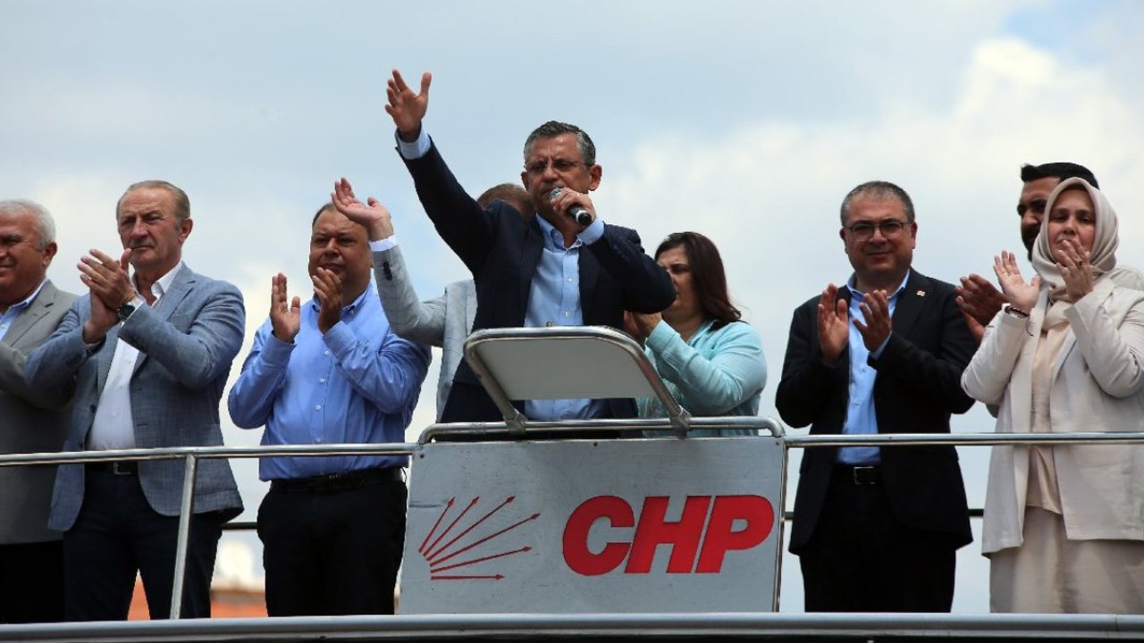 Özgür Özel: MHP bir kolunda, HÜDA-PAR koynunda, kimler kimlerle beraber