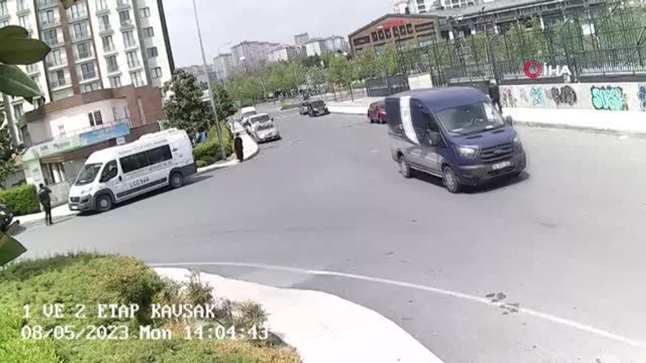 Kendini savcı, polis gibi unvanlarla tanıtıp vatandaşları dolandırdılar