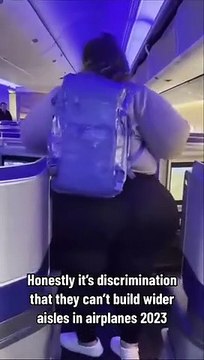 Cette femme dénonce la discrimination des compagnies aériennes contre les obèses