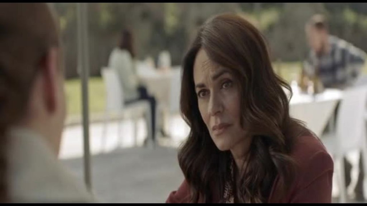 Al festival di Cannes irrompe lo charme di Maria Grazia Cucinotta