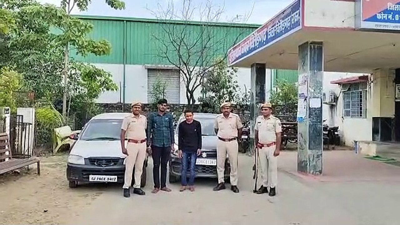 कार में तस्करी, 1 क्विंटल गांजा पकड़ा, दो आरोपी...