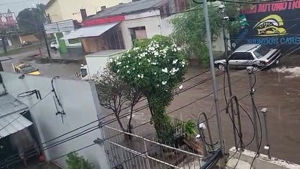 Yo Periodista: Vecinos muestran la inundación, consecuencia de la lluvia