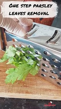 Parsley hacks: Vegetables Hacks: Food Hacks: Time Saver: Chef Tricks