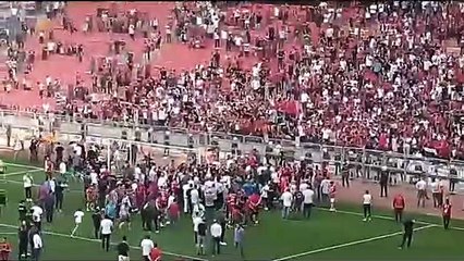 Mersin'de taraftarlardan Nureddin Nebati'ye protesto: Meclis'te Hizbullah istemiyoruz!