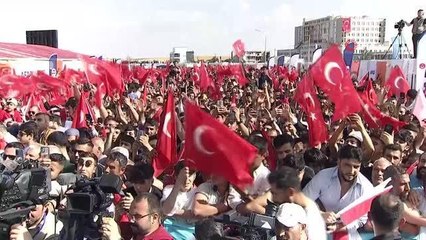 Fatih Erbakan: 'Milletimiz değerlerimizle, inancımızla barışık olmayanlara ülkeyi teslim etmedi'