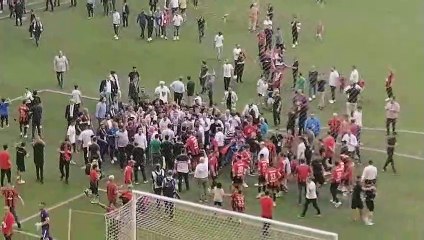 Taraftardan Nebati'ye Atatürk sloganlı protesto