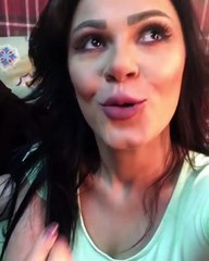 منى ممدوح توثق زيارتها للزعيم عادل إمام