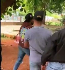 Sobrio y saludando a los policías: así se entregó Luis, implicado en caso Joshua Fernández