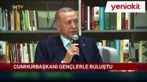 Cumhurbaşkanı Erdoğan, genç kızın şiir isteğini geri çevirmedi