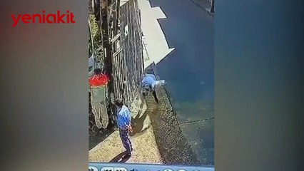 Güvenlik kamerası olmasa kimse inanmaz! Böyle kaza görülmedi