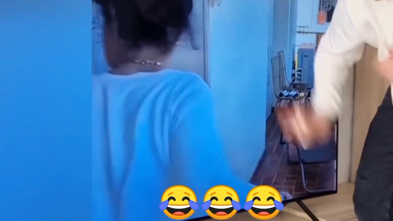 Must watch funny video can't cantrol laugh