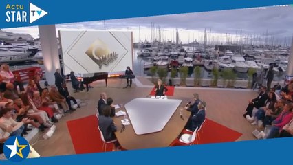 "Je suis désolée, je ne peux pas..." : Une chanteuse s'interrompt en direct dans C à vous, Anne-Elis