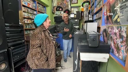 Müziğe olan aşkı yaş tanımadı, 70'inde sahnelere çıktı