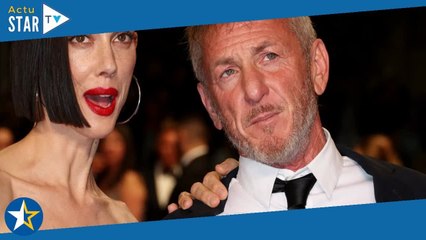 Cannes 2023 : Sean Penn aux côtés de sa partenaire sensuelle Raquel Nave, qui dévoile sa poitrine su