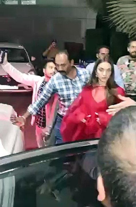 Honeymoon couple aa gaye Sidharth Malhotra ke ghar Delhi mein Aage dekho Kiara Advani