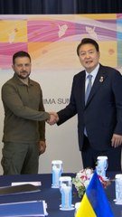 [단독] '흰 종이' 건넨 젤렌스키…尹, 아동 납치한 러 범죄 꺼냈다