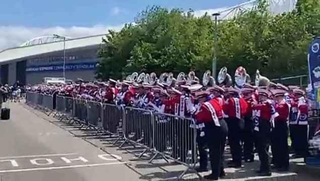 Brighton vs Southampton: Watch as fans arriving at the Amex welcomed by brass band
