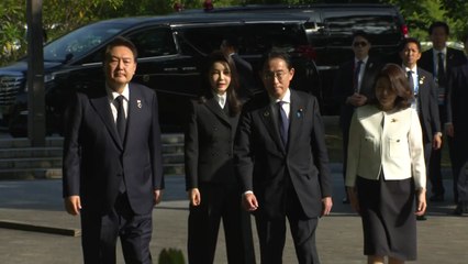 韓 원폭 희생자 위령비 공동 참배...尹 "기시다 용기 기억될 것" / YTN