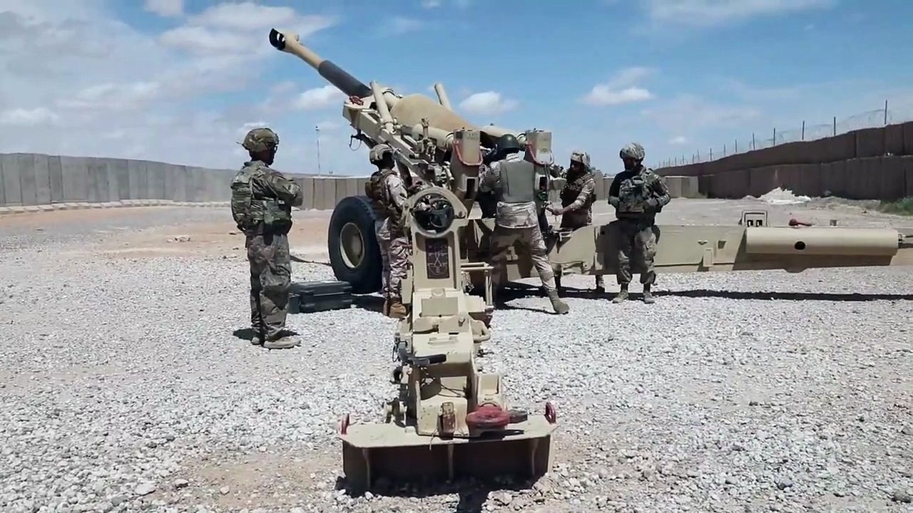 Watch Artillery Soldiers from Iraq's 101st Battalion Rock a Live Fire Exercise!
