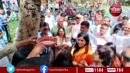 भीषण गर्मी में ग्रेटर निगम की पहल, महापौर ने कुंड रखवा भरा पानी, पेड़ों पर बांधे परिंडे