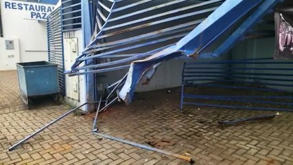 Motocicleta estacionada em local irregular é apreendida pela PM