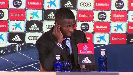 El deporte y la política condenan los ataques a Vinicius pero dicen que España no es racista