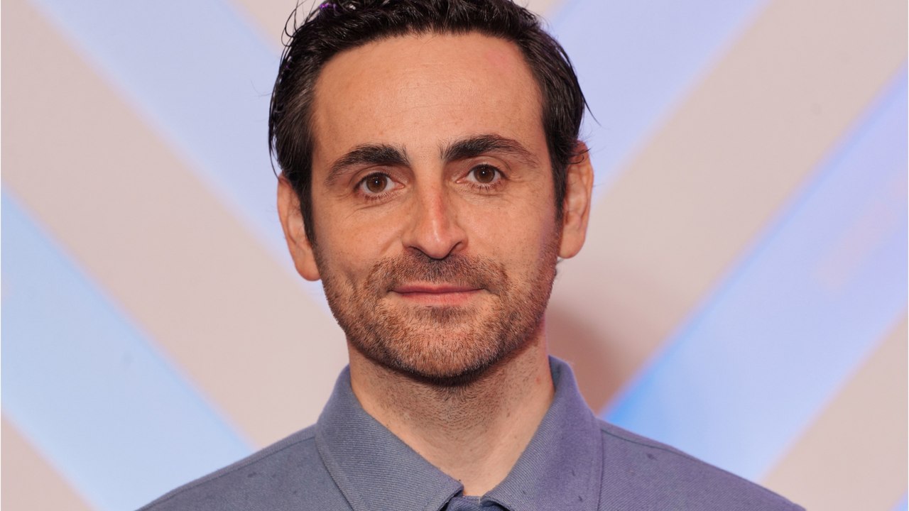 Voici - "Elle était bloquée dans la chambre toute la journée" : Camille Combal revient sur son confinement avec sa femme