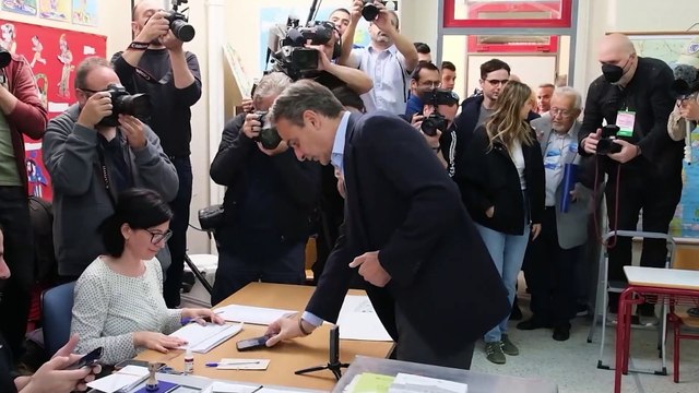 Una encuesta a pie de urna da una clara victoria al partido Nueva Democracia en Grecia