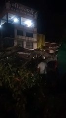 Suddenly a tree fell on the fifth of the tower, minor injuries to three-four people