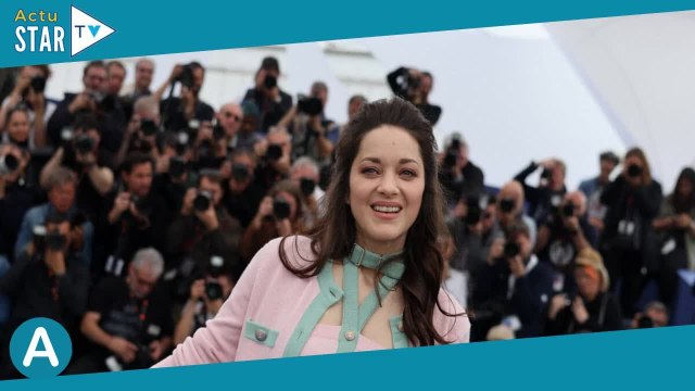 Cannes 2023 : Marion Cotillard, rayonnante, dévoile ses longues jambes dans un look chic et décontra