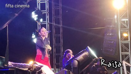 PENYANYI CANTIK RAISA KONSER DI SIMPANG LIMA GUMUL KEDIRI