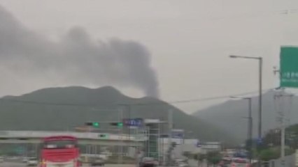 경기 포천시 재활용 공장에 불...진화 중 / YTN