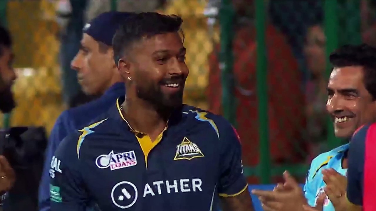 Virat Kohli and RCB emotional after lost match against Gujarat Titans didnt qualified for Playoffs