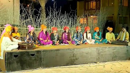 प्रस्तुति देते बुंदेली कलाकार