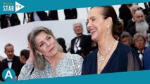 Carole Bouquet en célibataire à Cannes : superbe complice de l'élégante Caroline de Monaco