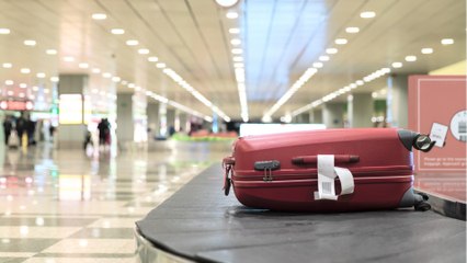 Elle enfile 5,5 kg de vêtements sur elle pour alléger son bagage cabine