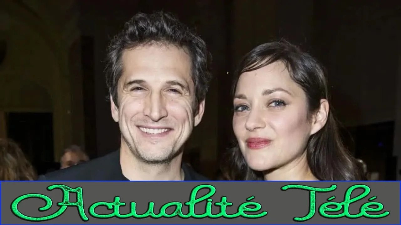 Marion Cotillard sort le grand jeu pour sa montée des marches en solo en robe veste ultra courte