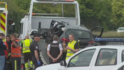 France: quatre morts, dont trois policiers, dans un accident de la route