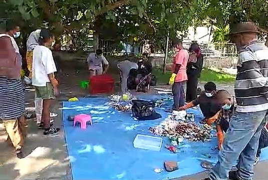 DINAS LINGKUNGAN ALOR DAMPINGI PFON ALOR MENDATA TIMBULAN SAMPAH