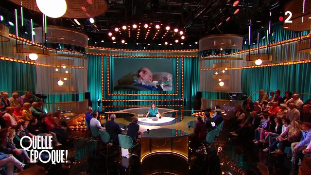 Léa Salamé, Camille Combal et Basile Boli émus aux larmes dans Quelle époque !