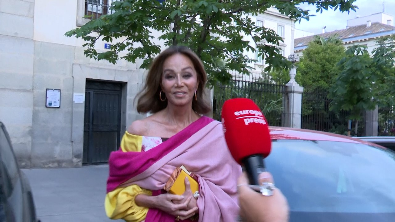 Isabel Preysler eclipsa la polémica del vestido de Tamara Falcó con un estilismo rompedor