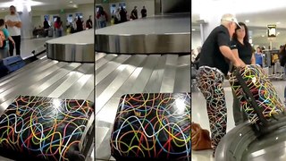 Un touriste qui est assorti avec sa valise