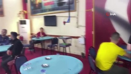 İzmir'de aynı iş yerine 58'inci kez kumar baskını: 118 kişi suçüstü yakalandı