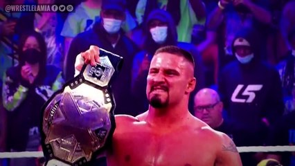 Sasha Banks Is Done With WWE...Scarlett Wrestling Debut...Kofi Makes History...Wrestling News
