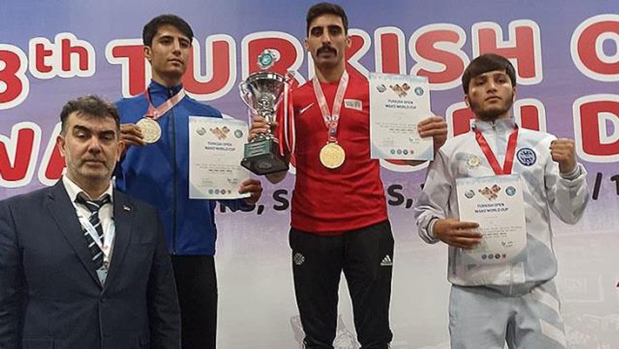Kick Boks Dünya Kupası'nda, Özel Harekat Polisi Muhammet Süleyman Gülle şampiyon oldu